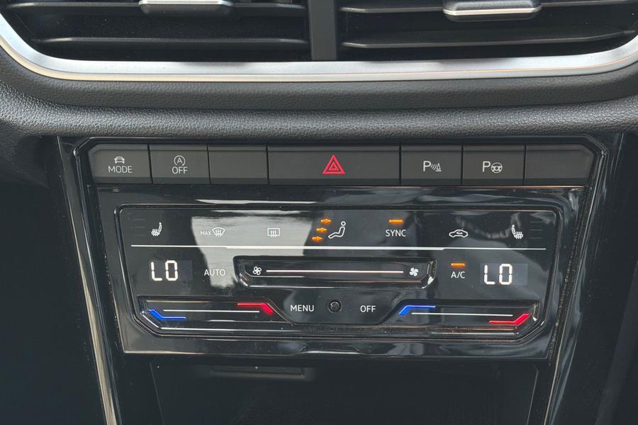 Volkswagen T-ROC Photo autoimg-b39b2a877fd56d2b0b2a95423accfc6bc50e61ab.jpg