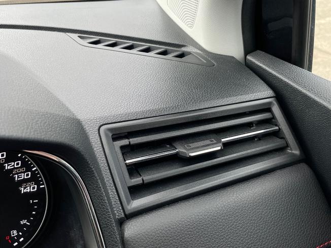 SEAT Ibiza Photo 36
