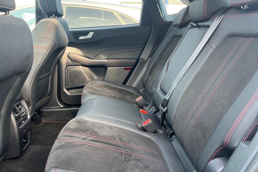 Ford KUGA Photo autoimg-b3a1f3f0456c7f8465aa18e3149d04fe00339e44.jpg