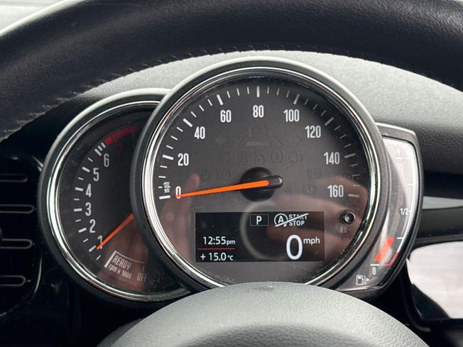 MINI Hatch Photo 15