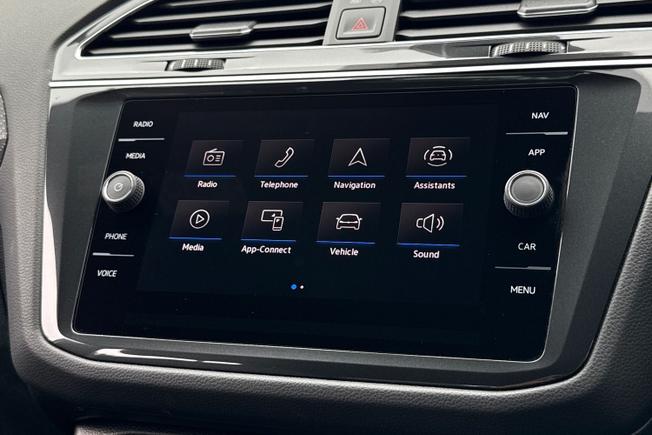 VOLKSWAGEN Tiguan Photo 13