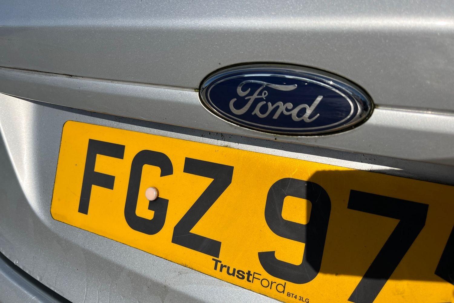 Ford Fiesta Photo 38