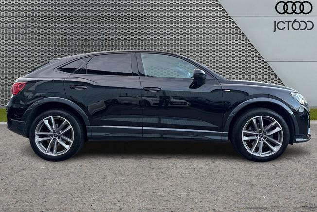 AUDI Q3 Photo 4