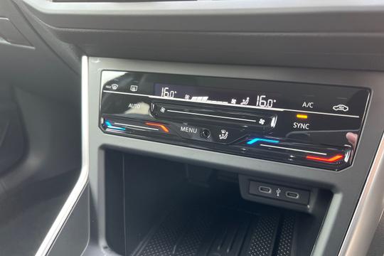 Volkswagen Polo Photo autoimg-b3abba0ea12445d57edf59e5707e2f995304a30a.jpg