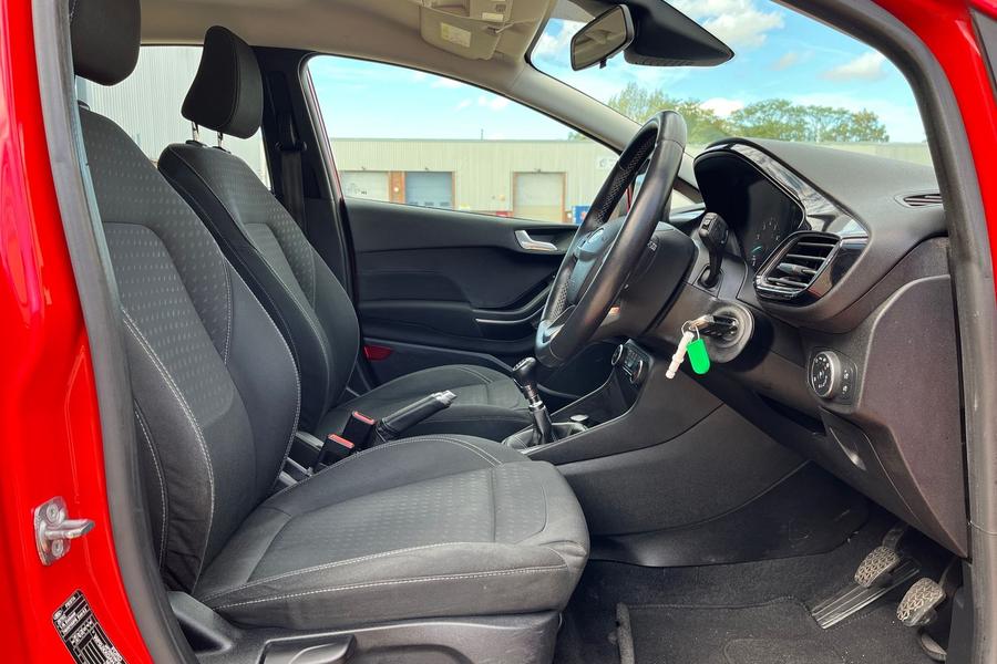 Ford Fiesta Photo autoimg-b3ac7d0d0afd792a403791162f6f38ec96dd3180.jpg