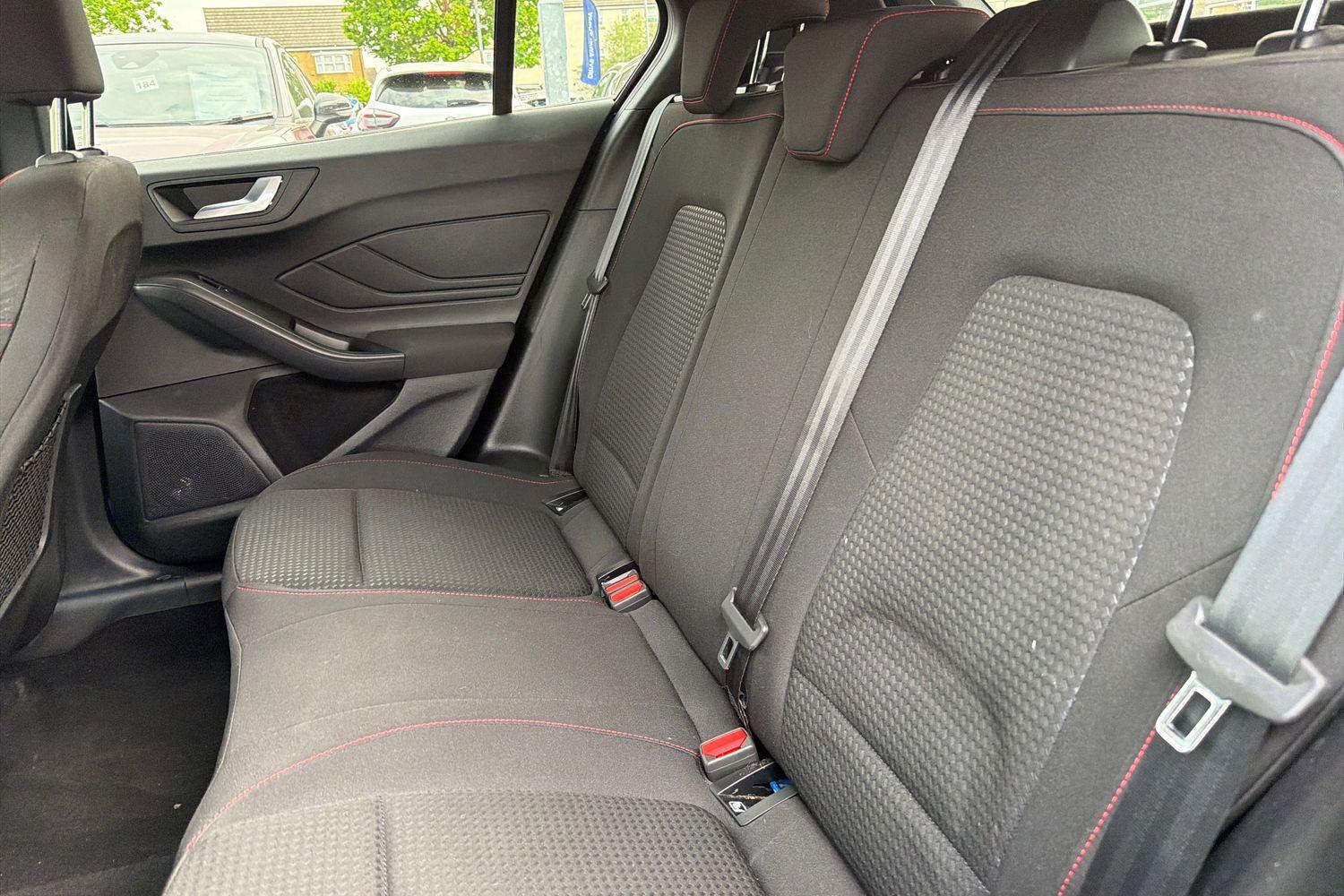 Ford FOCUS Photo 19