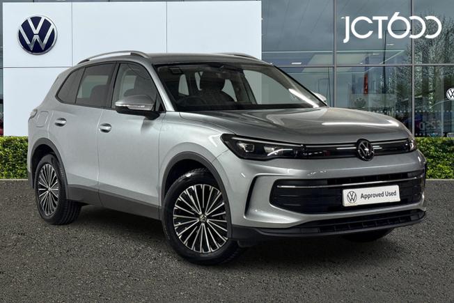 VOLKSWAGEN Tiguan Photo 1