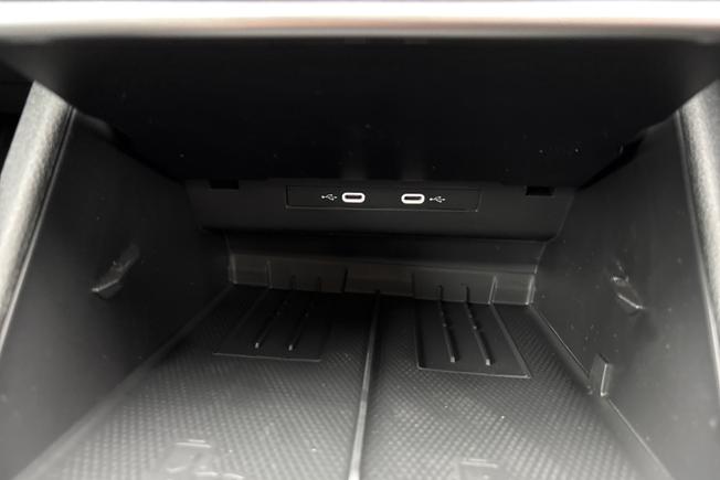 VOLKSWAGEN  Tiguan  Photo 21