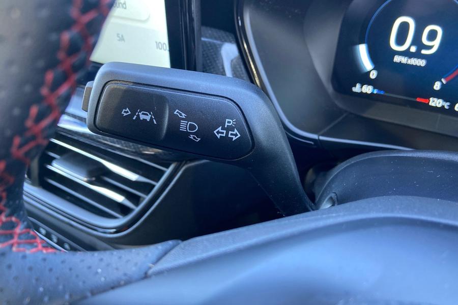 Ford FOCUS Photo autoimg-b3b52de3d84646cab45a67d8d4c6dd36aef8508c.jpg