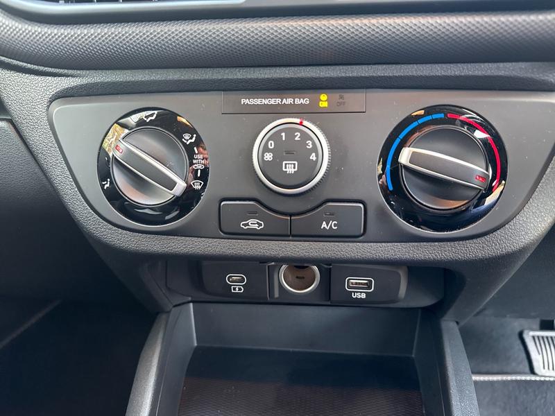 Used Hyundai i10 DV74NXL 40