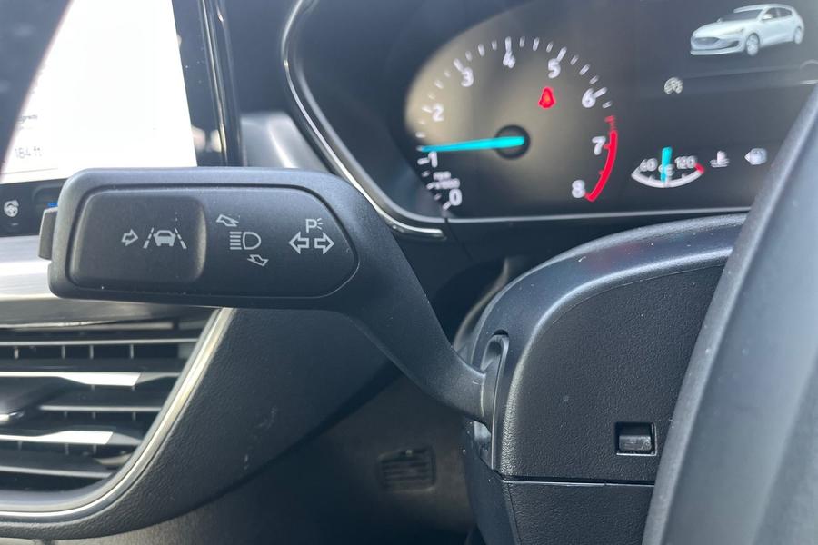 Ford Focus Photo autoimg-b3b93cc4d855c6684f8b5d9fced61a67b6503730.jpg