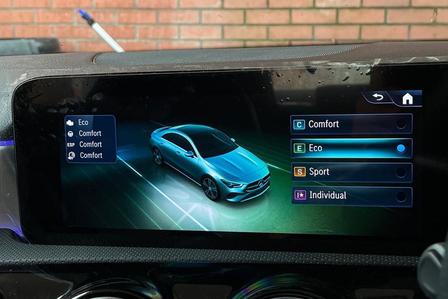 Mercedes-Benz CLA Photo autoimg-b3be9ab29e27c8642eccb971153b27bc3f4b40e9.jpg