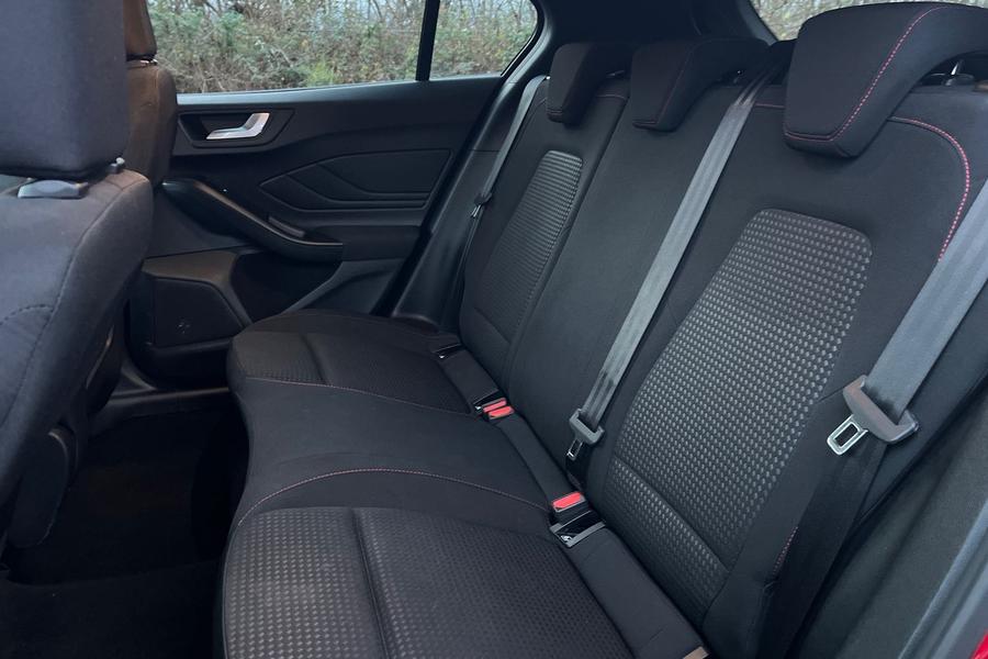 Ford FOCUS Photo autoimg-b3c0502c8080f0d2ab10ed45ddabd4e8c7825fc3.jpg