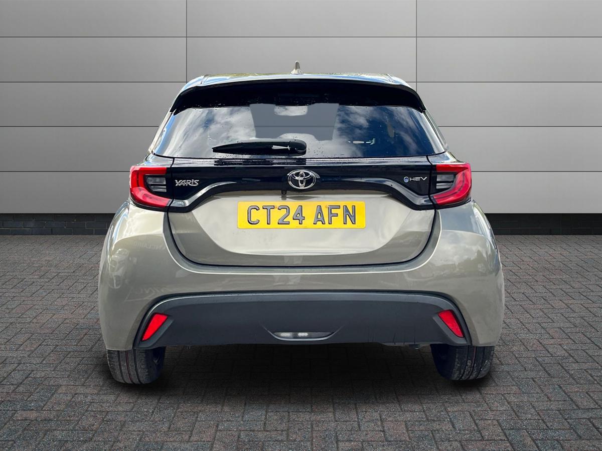Toyota Yaris Photo 6