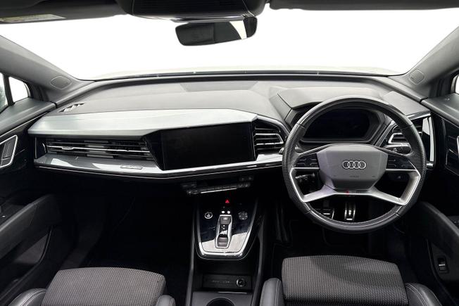 Audi Q4 Photo 10