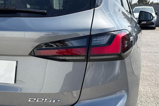 BMW 2 Series Photo 18