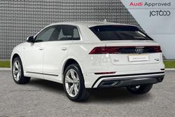 AUDI Q8 Photo 3