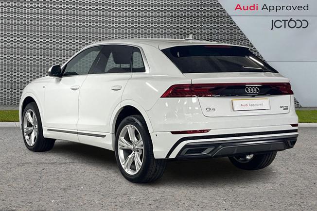AUDI Q8 Photo 3