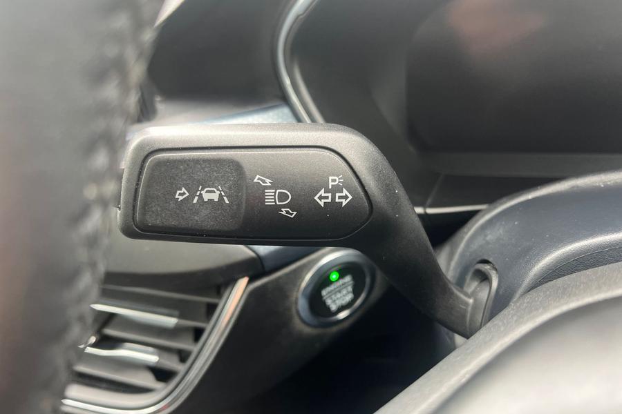 Ford FOCUS Photo autoimg-b3d013a880727564cb78dc9e24cf6274ffae43c9.jpg