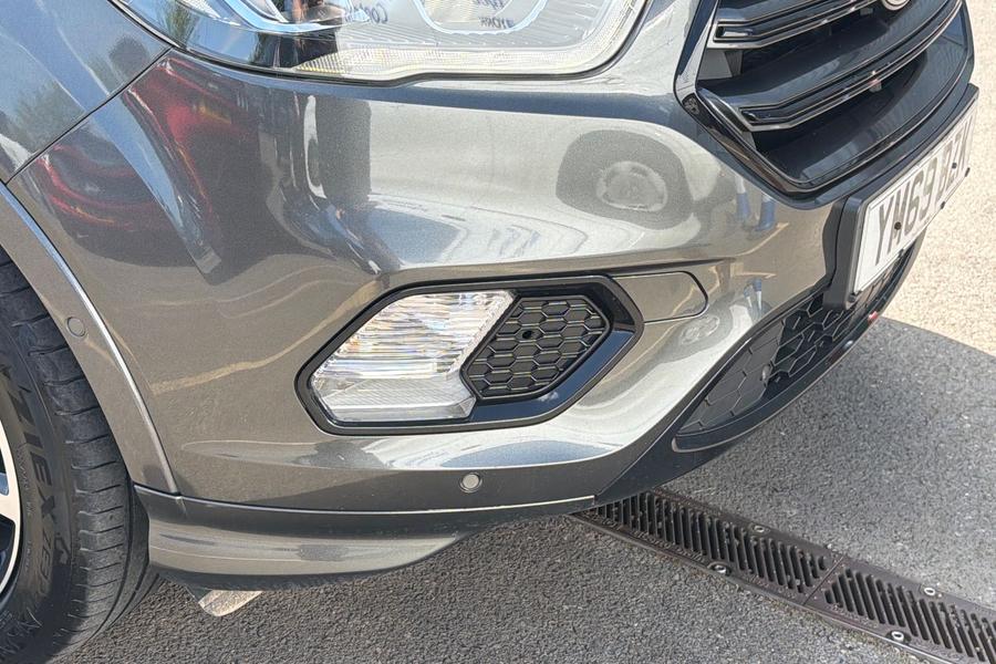 Ford KUGA Photo autoimg-b3d2f7cb0e4a2b180a91c7309ca7c7873e489166.jpg