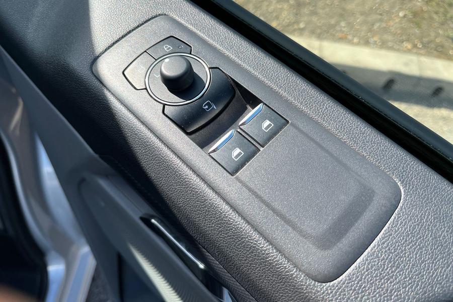 Ford TRANSIT CUSTOM Photo autoimg-b3d69ea4ffc25dc9efa626f609b5f5ec8333a6c2.jpg