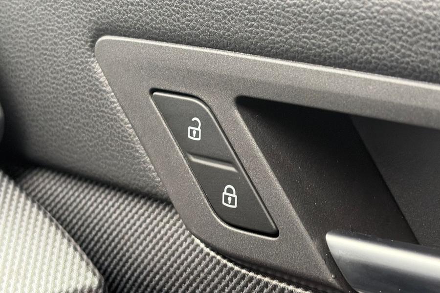 Volkswagen GOLF Photo autoimg-b3d7155a8f06d8b2768c4421231c4d107a024c4b.jpg