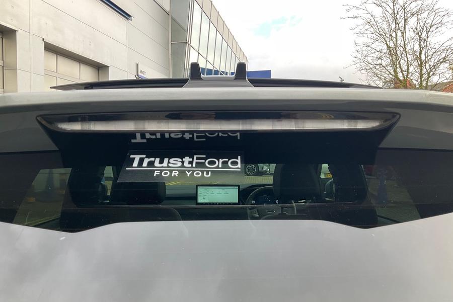 Ford Kuga Photo autoimg-b3d8f5080a58816007432cd0ad1553ce2feda999.jpg