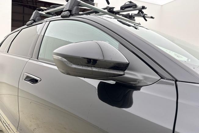 AUDI S6 E-Tron Avant Photo 20