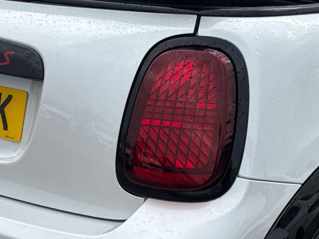 MINI Cooper Photo 17