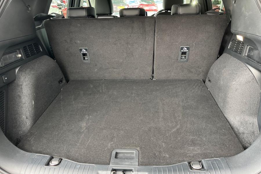 Ford KUGA Photo autoimg-b3dd79bf3267daeac8a7eed6d93fa454334c004e.jpg