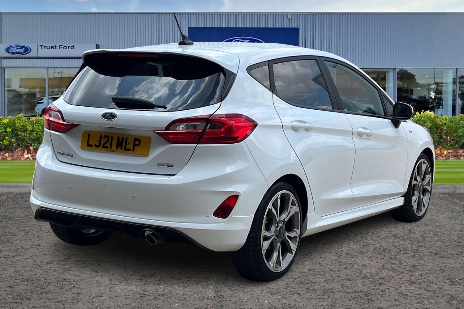 Ford Fiesta Photo 3