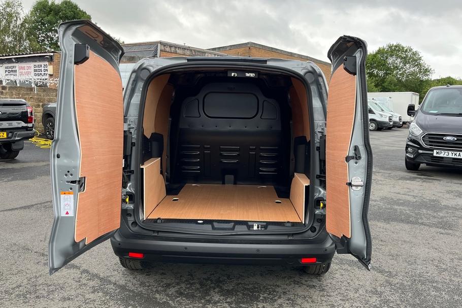 Used FORD TRANSIT COURIER YR25MXV 7