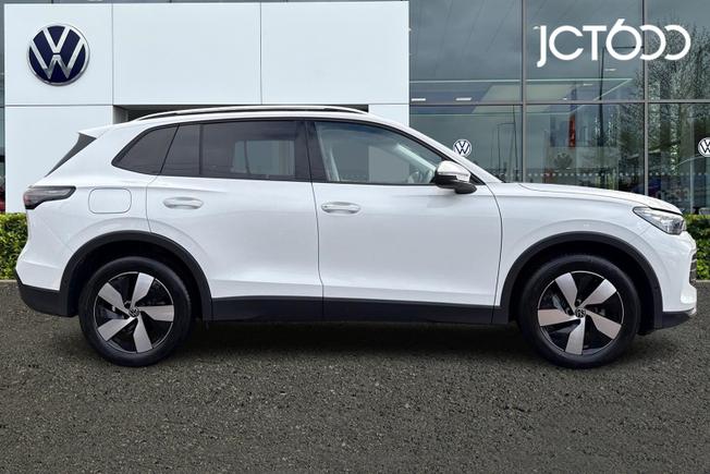 VOLKSWAGEN Tiguan Photo 4