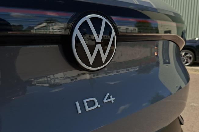 VOLKSWAGEN ID.4 Photo 22