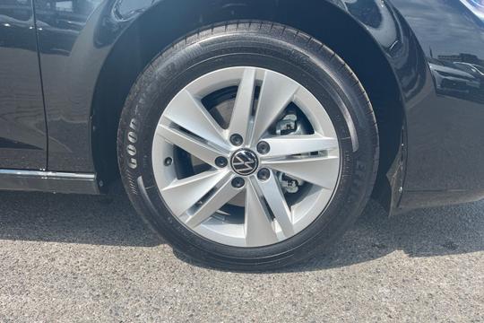 Volkswagen Golf Photo autoimg-b3e85559579e13443fbebe122ae350df2573e137.jpg