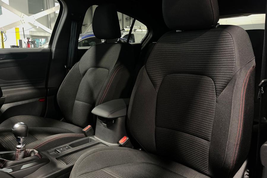 Ford Focus Photo autoimg-b3e8e9630b222fe3caf05c88d0e898ef4487cb68.jpg