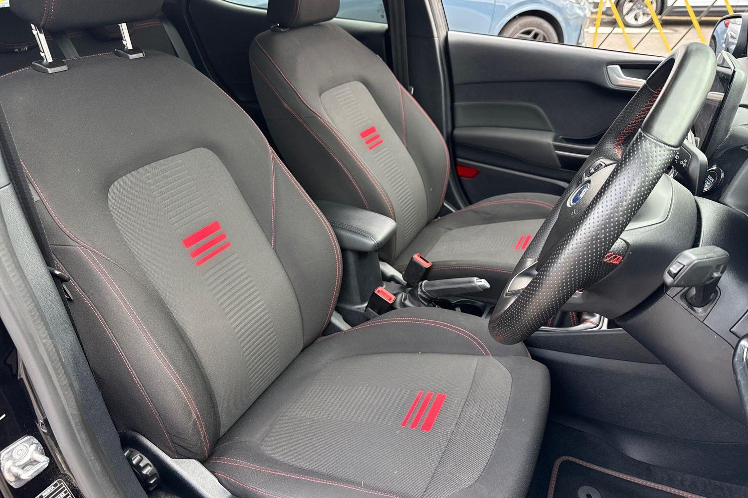 Ford Fiesta Photo 16