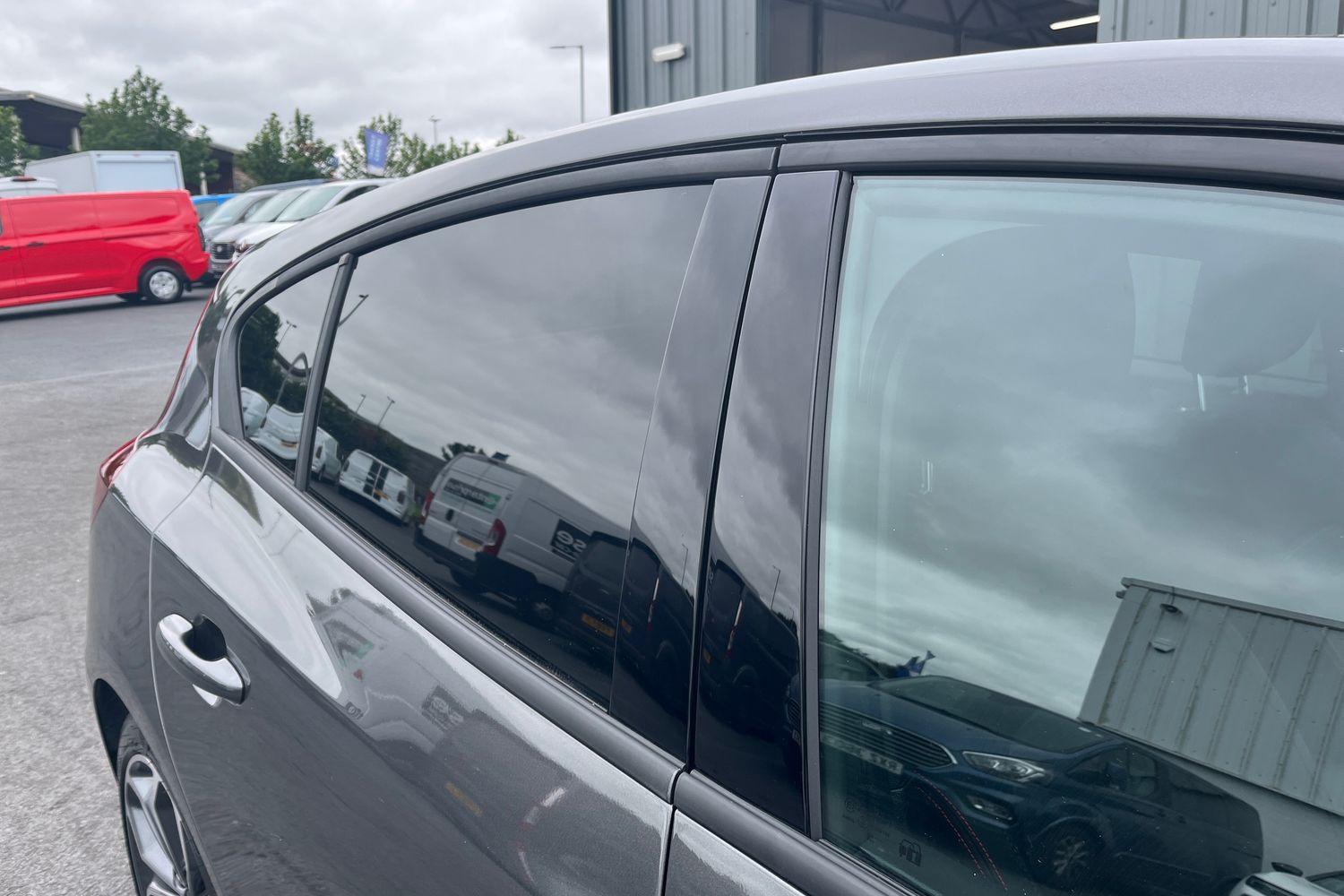 Ford FOCUS Photo 23
