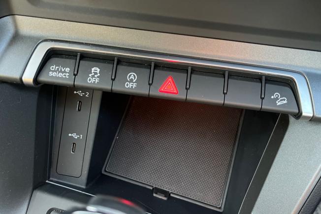 AUDI Q3 Photo 21