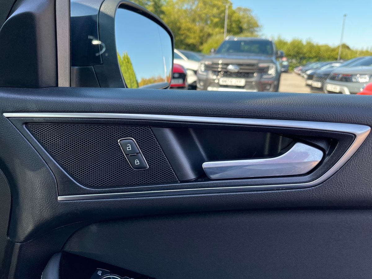 Ford Galaxy Photo 25