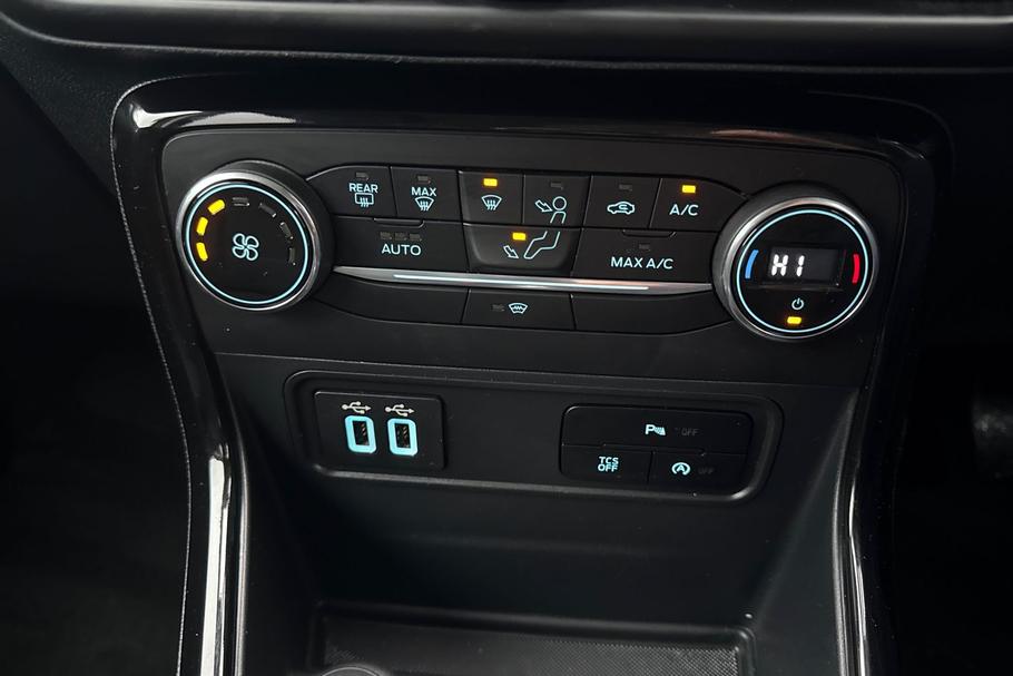 Used Ford ECOSPORT YJ69LUE 24