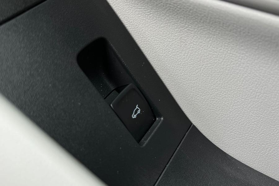 Ford Explorer Photo autoimg-b3fce18531f23363987e048e0fb3c237fb4a2070.jpg