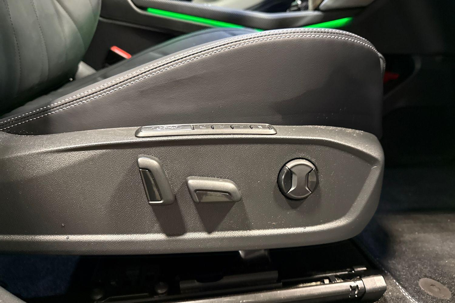 Ford Explorer Photo 28