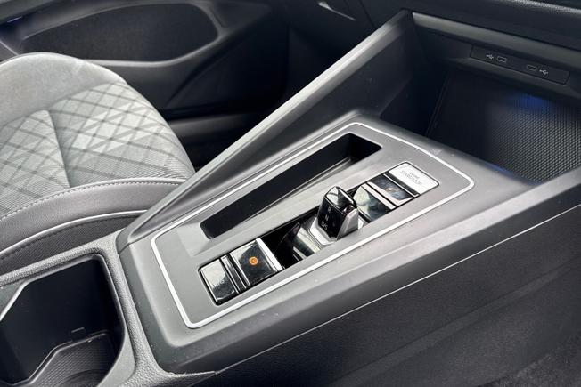 VOLKSWAGEN Golf Photo 31