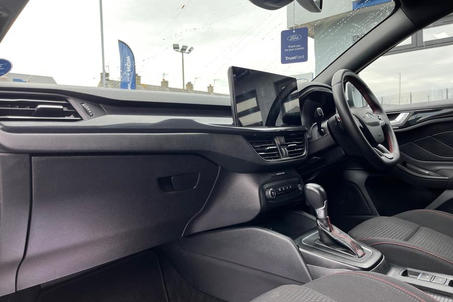 Ford FOCUS Photo autoimg-b40816e5e05b75373c1f91ae2f46265f2c0fad69.jpg