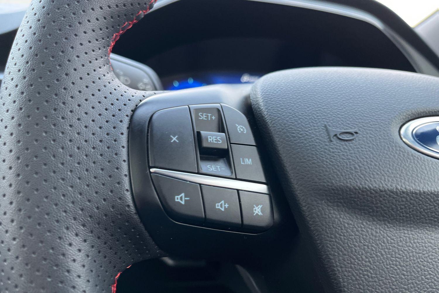 Ford KUGA Photo 38