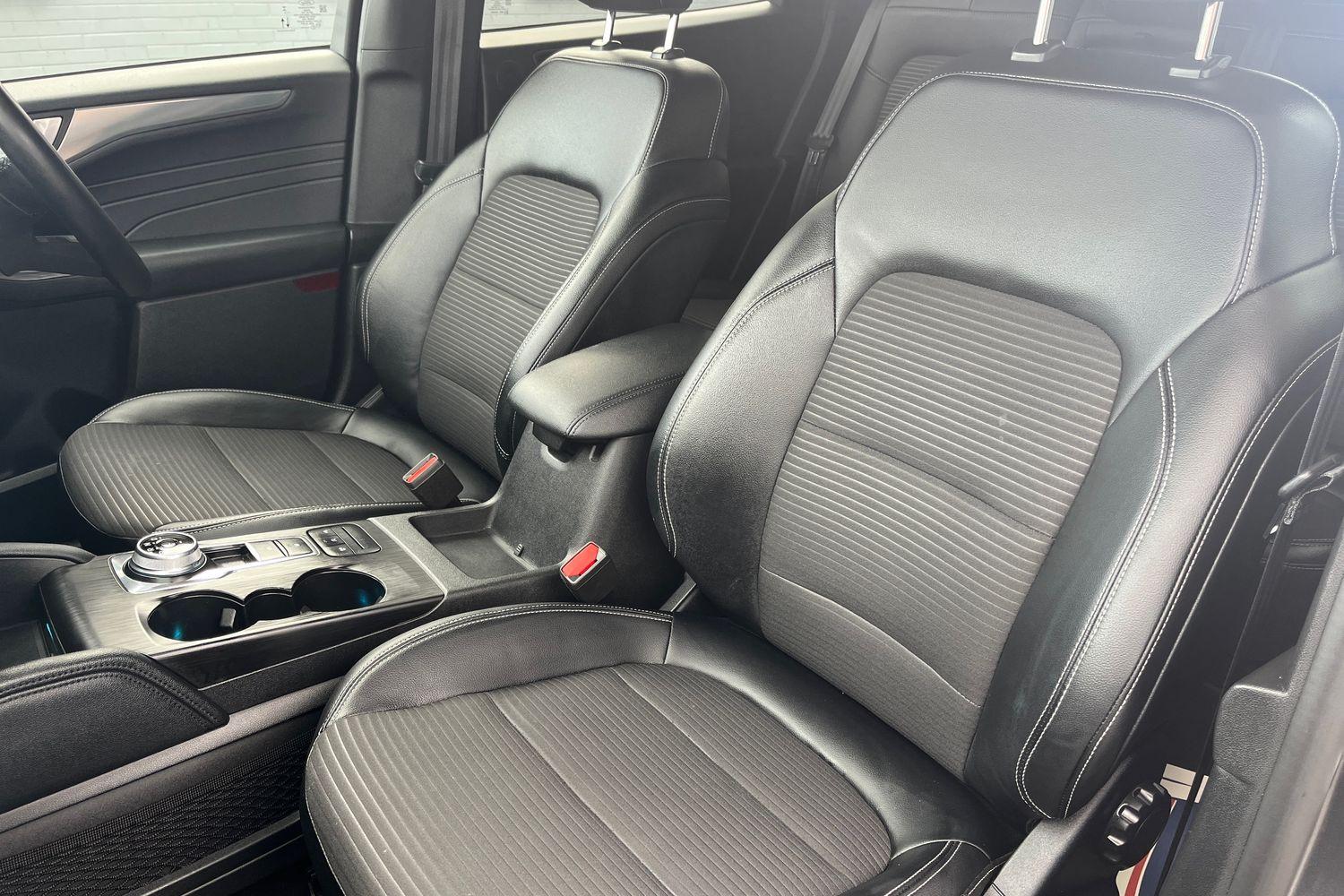 Ford KUGA Photo 18