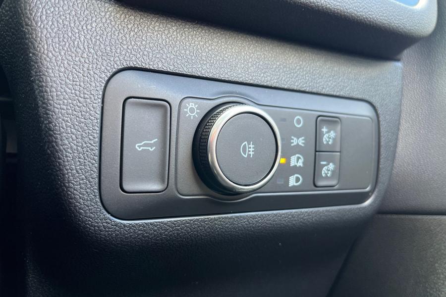 Ford Kuga Photo autoimg-b40ece09da6e9faab47cd7e35a4509c620c9d247.jpg