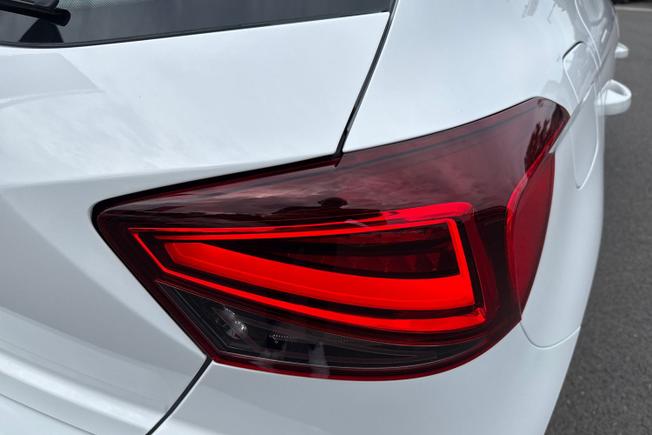 SEAT Ibiza Photo 18
