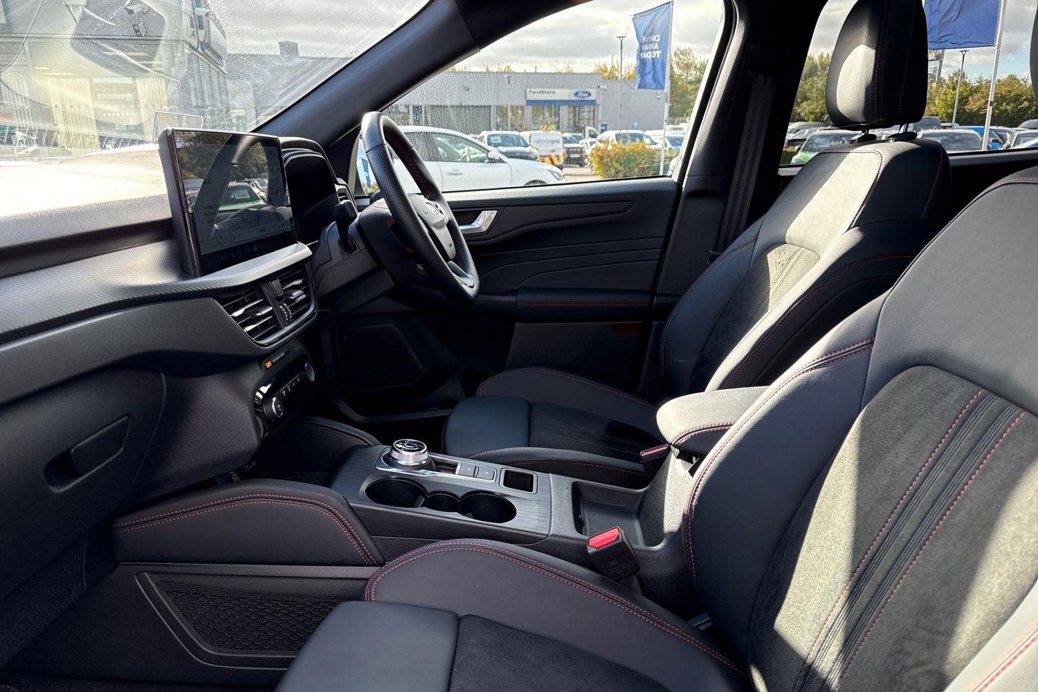 Ford KUGA Photo 18